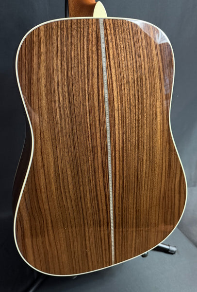 Martin HD-28 (2026) Standard Dreadnought Acoustic Guitar Gloss Natural w/ Case (250)