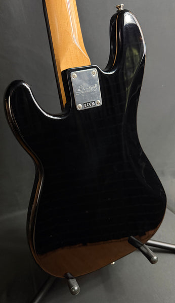 Squier Classic Vibe 70's Precision Bass 4-String Bass Guitar Gloss Black Finish (385)