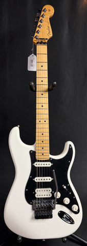 Fender Player Stratocaster Floyd Rose HSS Electric Guitar Polar White Finish