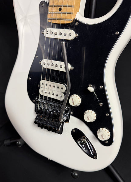 Fender Player Stratocaster Floyd Rose HSS Electric Guitar Polar White Finish