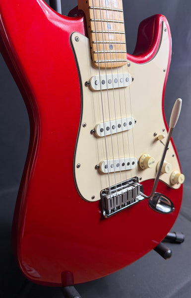 1989 Fender American Standard Stratocaster Electric Guitar Candy Apple Red w/ Case