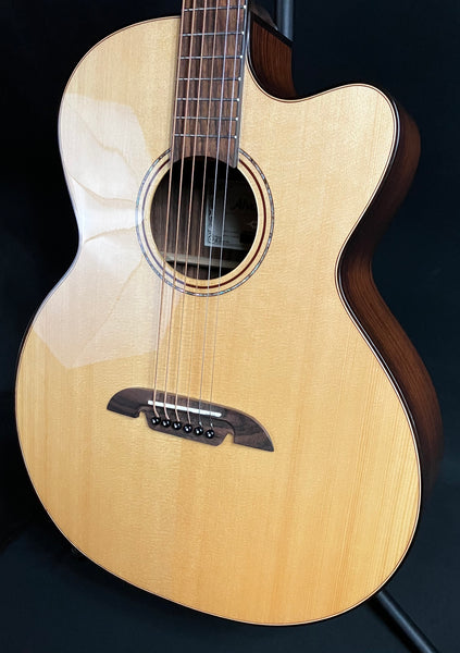 Alvarez ABT710 Elite Baritone Acoustic-Electric Guitar Gloss Natural Finish