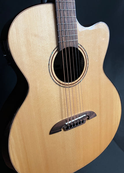 Alvarez ABT710 Elite Baritone Acoustic-Electric Guitar Gloss Natural Finish