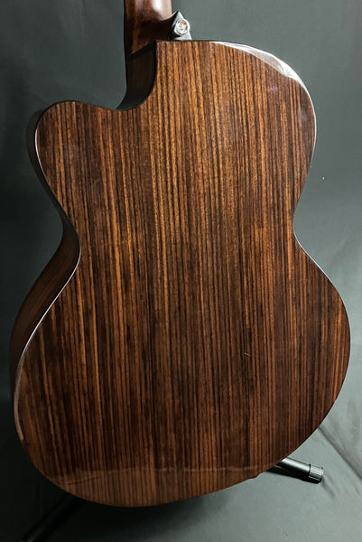 Alvarez ABT710 Elite Baritone Acoustic-Electric Guitar Gloss Natural Finish