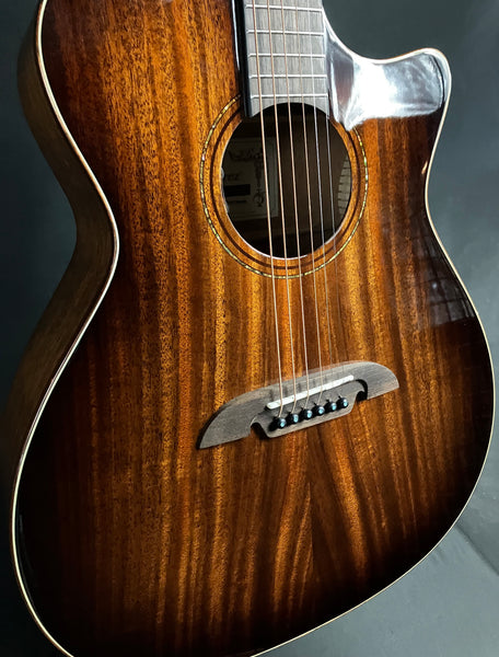 Alvarez AG66CESHB Artist Grand Auditorium Acoustic-Electric Guitar Shadowburst