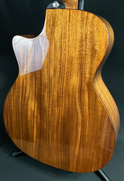 Alvarez AG66CESHB Artist Grand Auditorium Acoustic-Electric Guitar Shadowburst