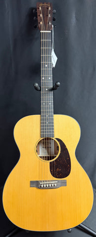 Martin 000-10E Retro Auditorium Acoustic-Electric Guitar Vintage Natural w/ Gig Bag