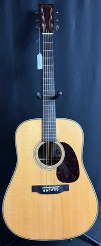 Martin D-28 Billy Strings Dreadnought Acoustic Guitar Vintage Natural w/ Case