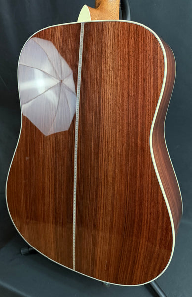Martin D-28 Billy Strings Dreadnought Acoustic Guitar Vintage Natural w/ Case