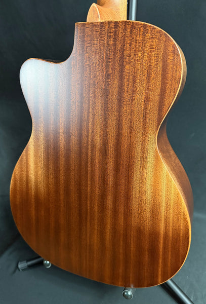 Martin 000C Jr. E StreetMaster Cutaway Acoustic-Electric Guitar w/ Case