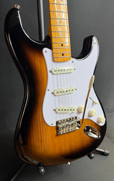 Squier Classic Vibe 50's Stratocaster Electric Guitar 2-Tone Sunburst Finish