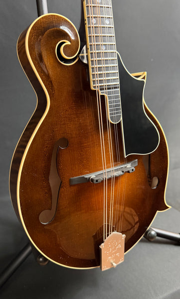 Gold Tone Grandmaster Elite F-Style Mandolin Vintage Leather Finish w/ Hardshell Case