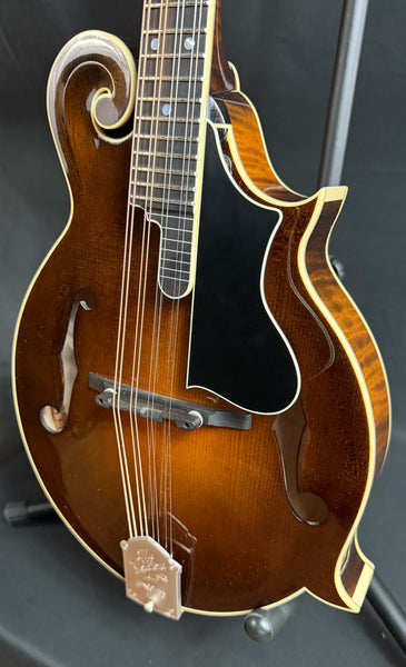 Gold Tone Grandmaster Elite F-Style Mandolin Vintage Leather Finish w/ Hardshell Case
