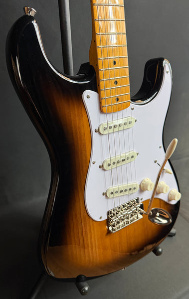Squier Classic Vibe 50's Stratocaster Electric Guitar 2-Tone Sunburst Finish