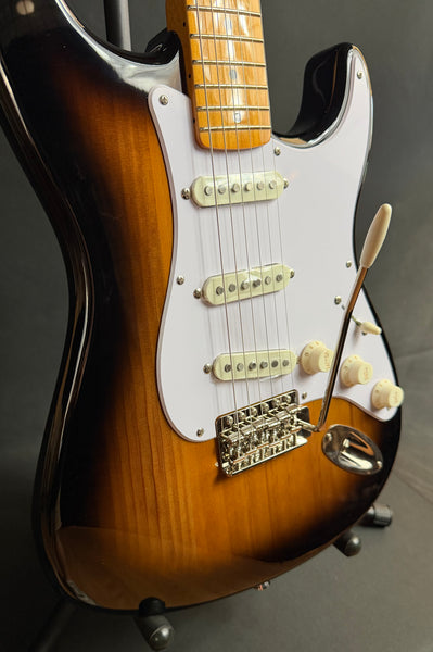 Squier Classic Vibe 50's Stratocaster Electric Guitar 2-Tone Sunburst Finish