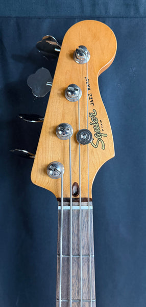 Squier Classic Vibe 60's Jazz Bass 4-String Bass Guitar 3-Tone Sunburst (752)