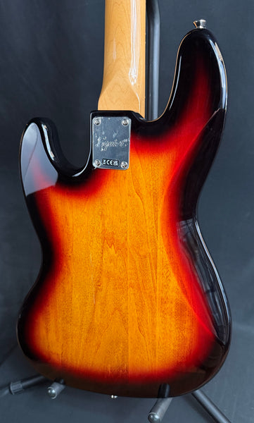 Squier Classic Vibe 60's Jazz Bass 4-String Bass Guitar 3-Tone Sunburst (752)