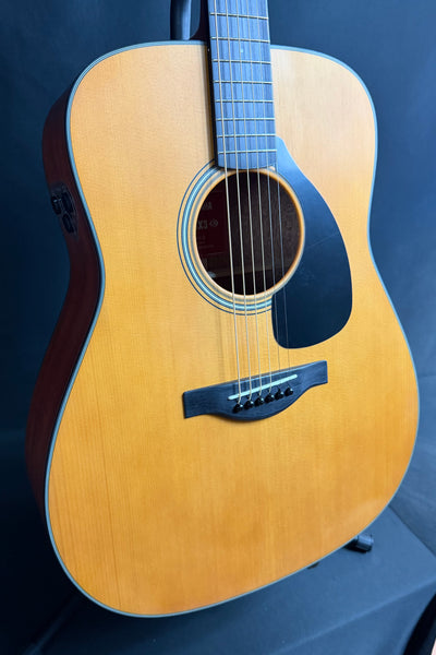 Yamaha FGX3 Red Label Dreadnought Acoustic-Electric Guitar Vintage Natural w/ Case (045)