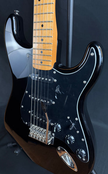 Squier Classic Vibe 70's Statocaster Electric Guitar Gloss Black Finish (119)