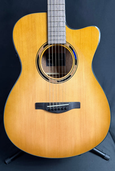 Yamaha TAS1 C TransAcoustic Folk Cutaway Acoustic-Electric Guitar Sand Burst Finish w/ Soft Case