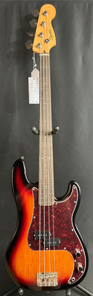 Squier Classic Vibe 60's Precision Bass 4-String Bass Guitar 3-Tone Sunburst (652)