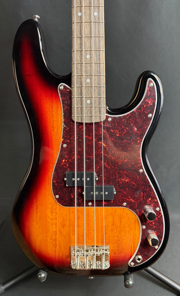 Squier Classic Vibe 60's Precision Bass 4-String Bass Guitar 3-Tone Sunburst (652)