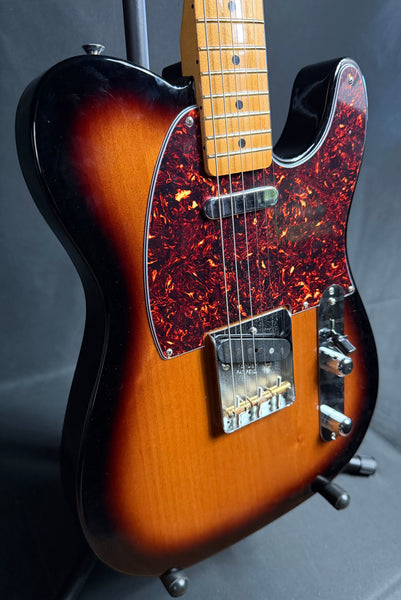 Fender Vintera '50s Telecaster Electric Guitar 2-Color Sunburst w/ Tweed Case