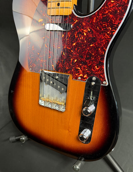 Fender Vintera '50s Telecaster Electric Guitar 2-Color Sunburst w/ Tweed Case