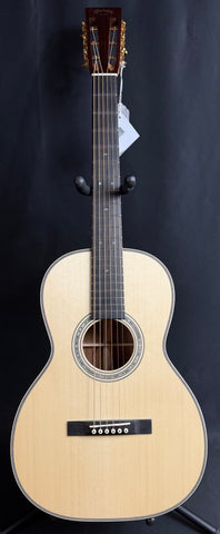 Martin Custom Shop 00-28 12-Fret Guatemalan Rosewood Acoustic Guitar Gloss Natural