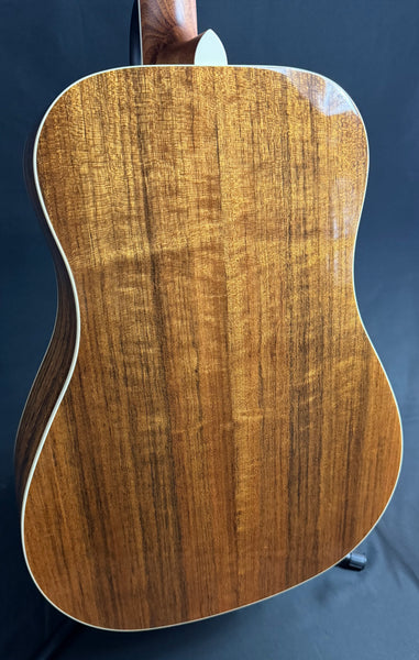 Fender King Vintage Dreadnought Acoustic-Electric Guitar Mojave Finish w/ OHSC (552)