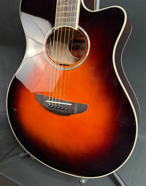 Yamaha APX600OVS Thin Body Acoustic-Electric Guitar Old Violin Sunburst
