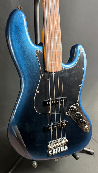 Fender American Professional II Jazz Bass Fretless 4-String Bass Guitar Dark Night w/ OHSC