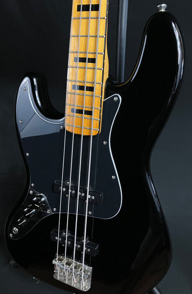 Squier Classic Vibe 70's Jazz Bass Left-Handed 4-String Bass Guitar Gloss Black