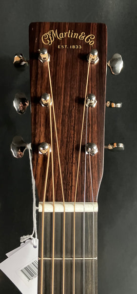 Martin 00-18 (2025) Grand Concert Acoustic Guitar Gloss Natural Finish w/ Case