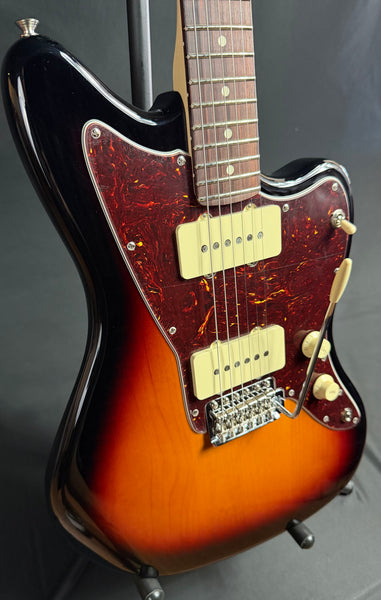 Fender American Performer Jazzmaster Electric Guitar 3-Tone Sunburst w/ Gig Bag