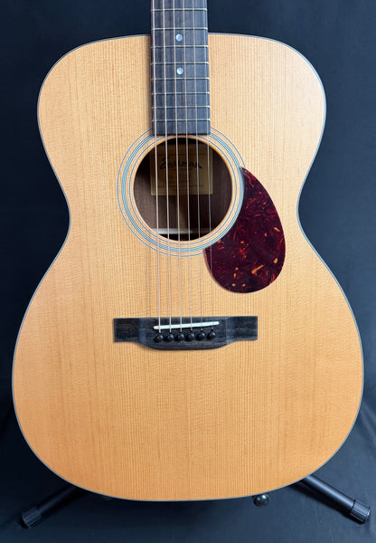 Eastman E1OM Orchestra Acoustic Guitar Natural Satin Finish w/ Gig Bag
