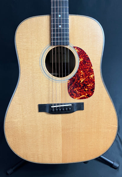 Eastman E3DE Dreadnought Acoustic-Electric Guitar Natural Satin w/ Gig Bag