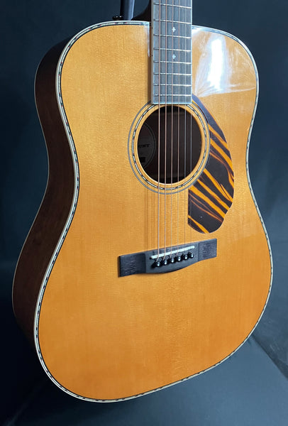 Fender PD-220E Dreadnought Acoustic-Electric Guitar Gloss Natural Finish