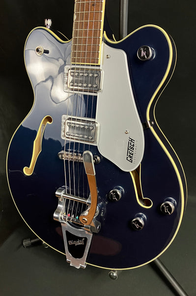 Gretsch G5622T Electromatic Semi-Hollow Body Electric Guitar Midnight Sapphire Finish