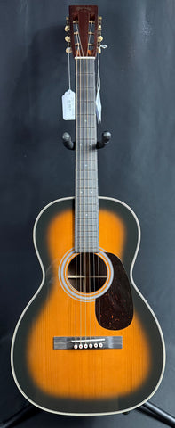 Martin Custom Shop 0-28 12-Fret Authentic 1937 Sunburst Parlor Acoustic Guitar w/ Case