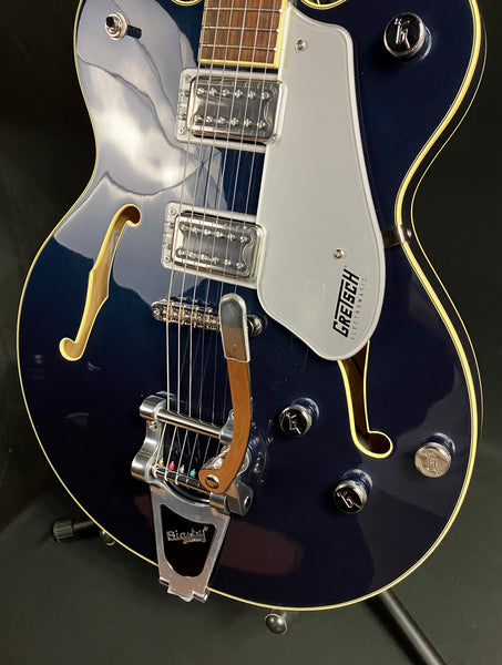 Gretsch G5622T Electromatic Semi-Hollow Body Electric Guitar Midnight Sapphire Finish