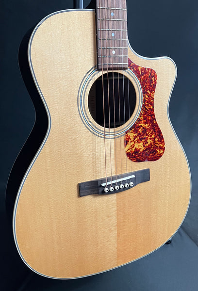 Guild OM-150CE Orchestra Cutaway Acoustic-Electric Guitar Gloss Natural w/ Gig Bag