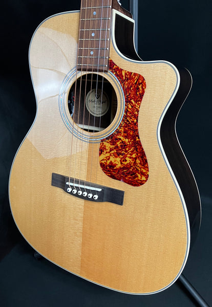 Guild OM-150CE Orchestra Cutaway Acoustic-Electric Guitar Gloss Natural w/ Gig Bag