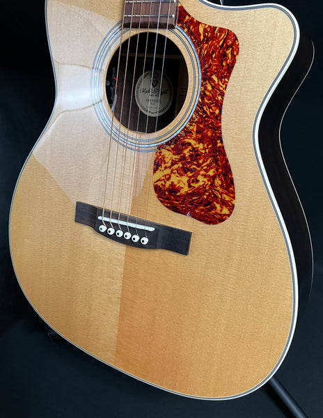 Guild OM-150CE Orchestra Cutaway Acoustic-Electric Guitar Gloss Natural w/ Gig Bag