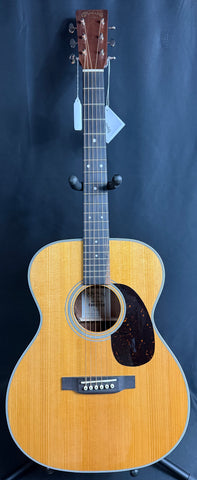 Martin 000E Retro Plus Granadillo Auditorium Acoustic-Electric Guitar Vintage Natural