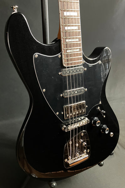 Guild Surfliner Deluxe Electric Guitar Black Metallic Finish
