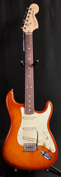 Fender American Performer Stratocaster Electric Guitar Honey Burst Finish w/ Gig Bag