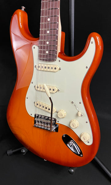 Fender American Performer Stratocaster Electric Guitar Honey Burst Finish w/ Gig Bag
