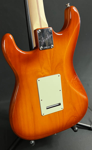 Fender American Performer Stratocaster Electric Guitar Honey Burst Finish w/ Gig Bag