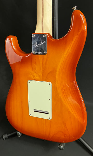 Fender American Performer Stratocaster Electric Guitar Honey Burst Finish w/ Gig Bag